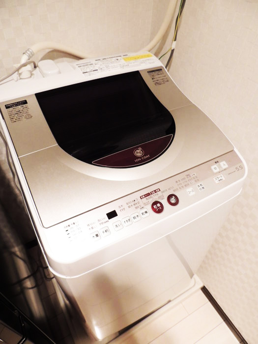 乾燥機能付き全自動洗濯機：ほとんどの物件に乾燥機能付きの全自動洗濯機を設置しています。室内干しの時間を短縮できます。忙しいあなたのためにご用意しました。